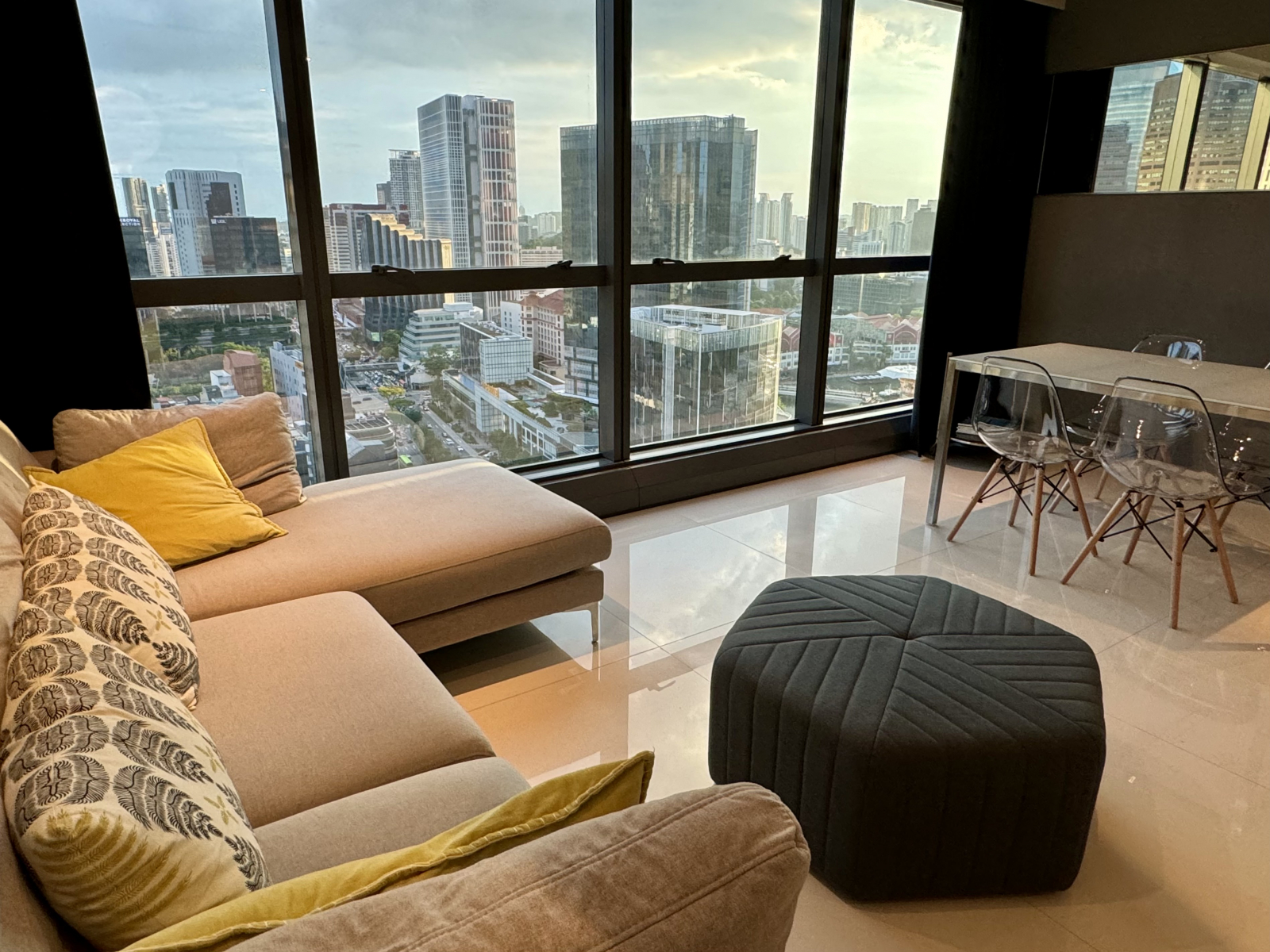 Designer Studio with Singapore River View in CBD
