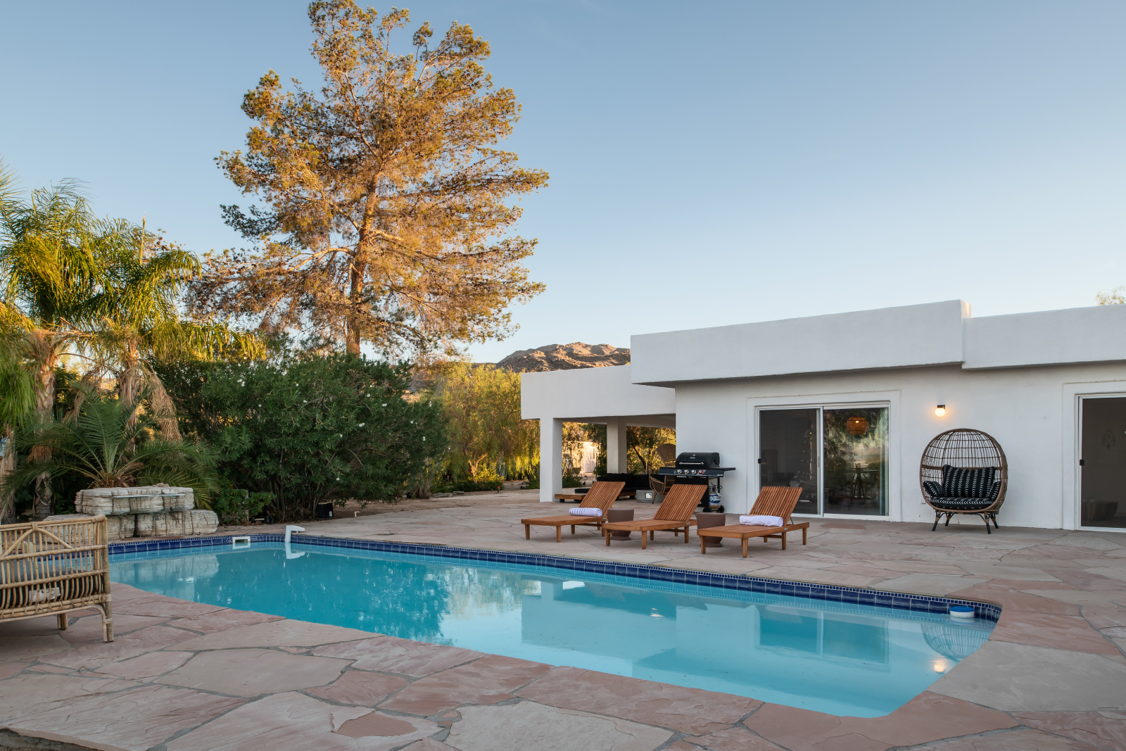 Joshua Tree Pool House: 360 view, pool+spa, on 2.5 acres