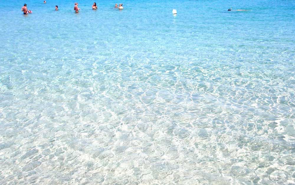 House within walking distance of paradisiacal beaches