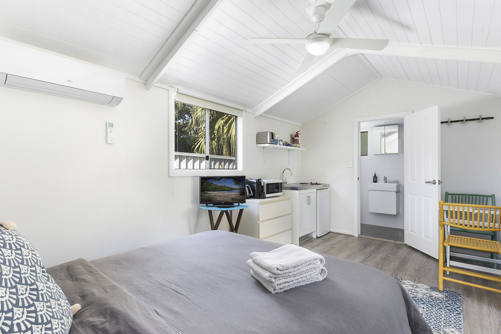 Jacksons Cottage In beautiful Bundeena near the beach.