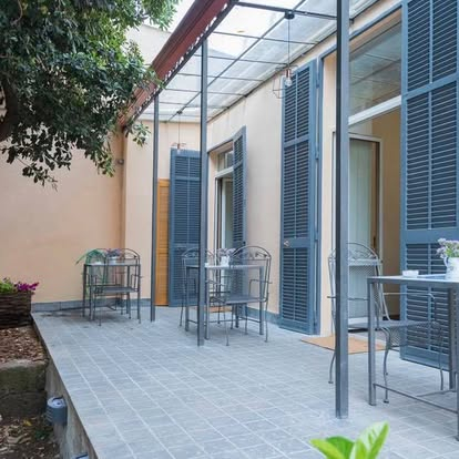 A corner of real Naples, in the heart of the historic center.