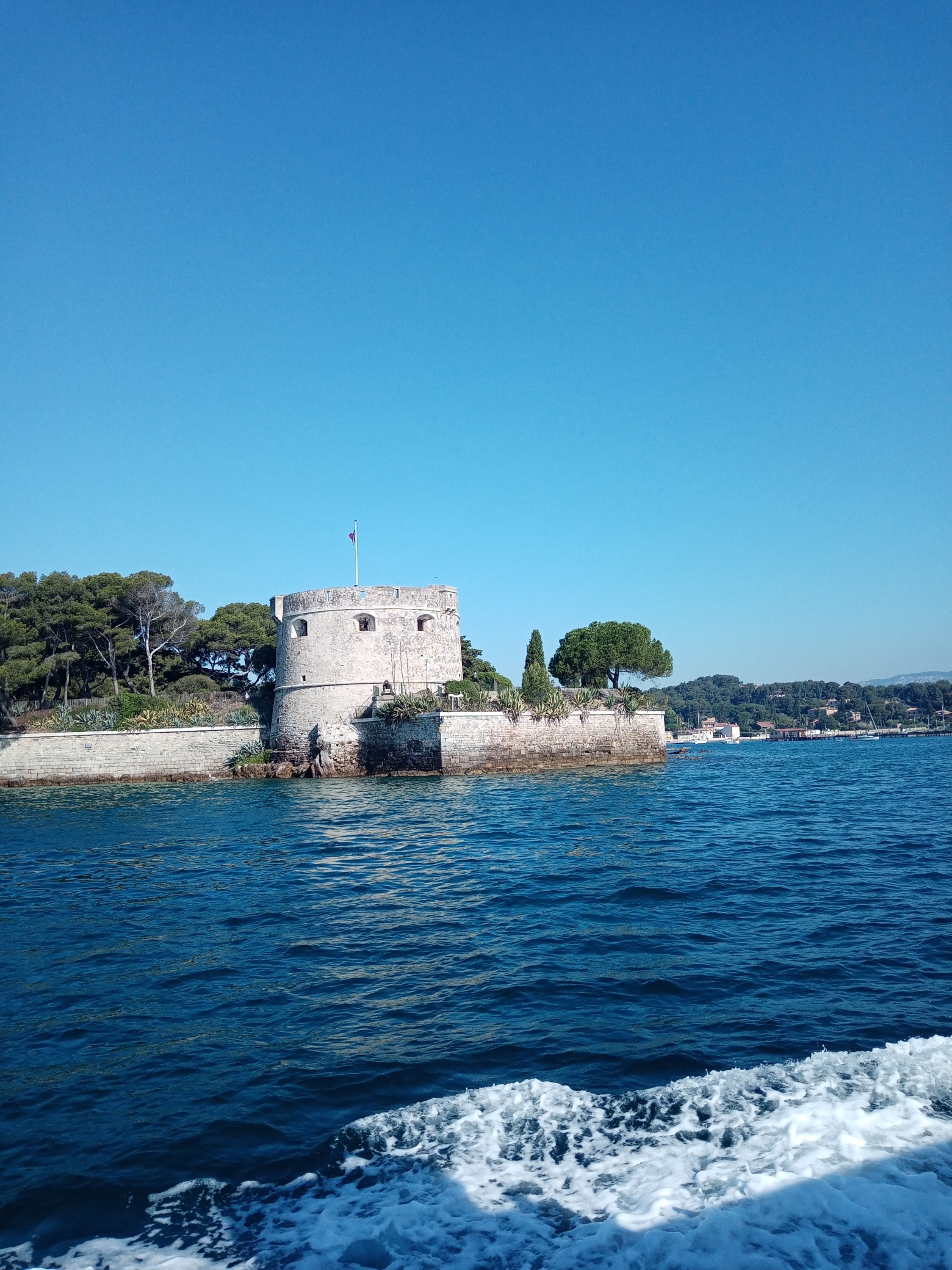 Destination Toulon by boat departing from La Seyne sur Mer