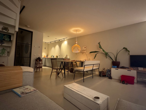 3 floor house in Amsterdam, close to the city and nature!