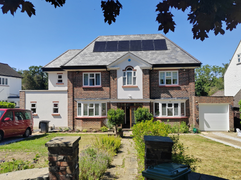 Beautiful spacious home in leafy London Borough. Perfectly placed for trips to London and the Kent countryside