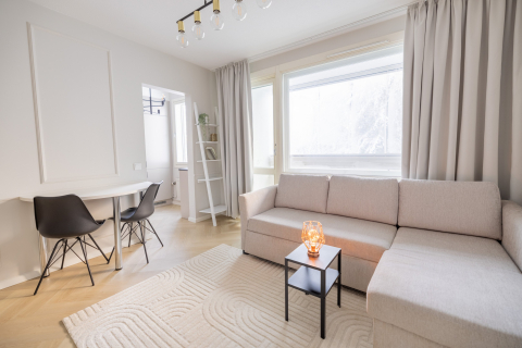 Bright & Newly Renovated Studio Near Airport & Helsinki – Fast Train Access