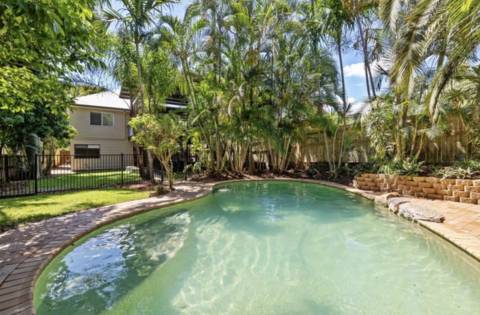 5 bedroom, lagoon pool, urban convenience
