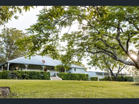 Country escape with total privacy and fantastic views