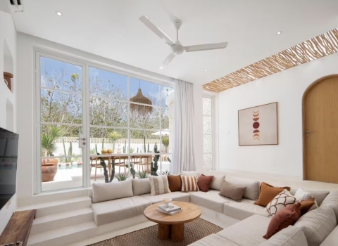Moderne Uluwatu villa / Bali strandzegelig