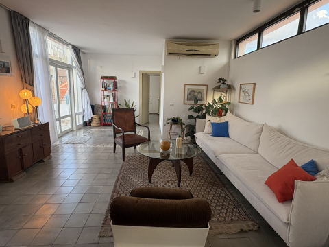 Wunderschönes Designer-Penthouse in der Nähe des Strandes