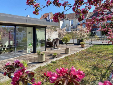 Spacious family loft with garden & roof terrace in the heart of Brussels