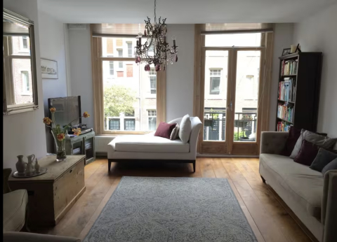Beautiful Amsterdam apartment with 3 balconies!