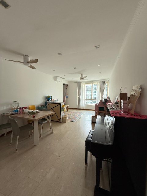 2B3B apartment with pool and near metro station
