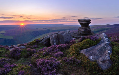 Sheffield family suburb home. Perfect base for exploring Northern England and the Peak District!