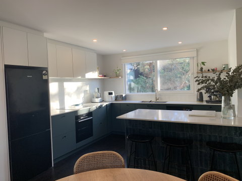 Thirroul cottage with ocean views