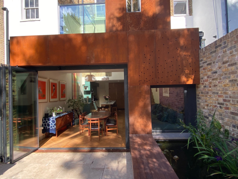 Large Victorian 4 bedroom Town House, sleeps 8