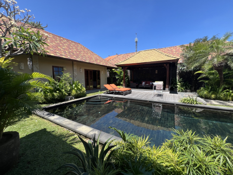 Sanur 6min walk to beach, 2BR large Villa with salt water pool