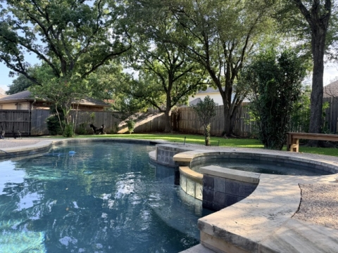 *Available during school breaks*  Bright, modern, 4 bdrm/3.5 bath home with a pool in a hilly suburb near trails. Twenty minutes from downtown Austin and lakes.