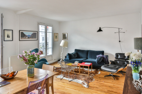 Bright, sunny, south-facing apartment