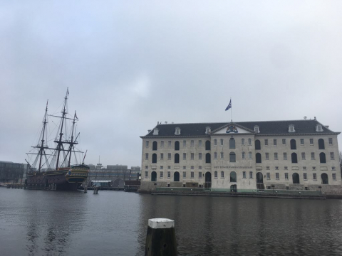 Historic two story canal flat/apartment in the city center of Amsterdam