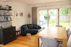3 bed light and airy home very close to Bath