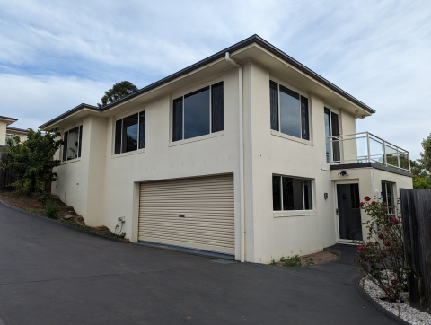 Family Friendly Home Close To The Action and Beach!