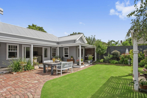 Beautiful family home in Australia, near world famous beaches