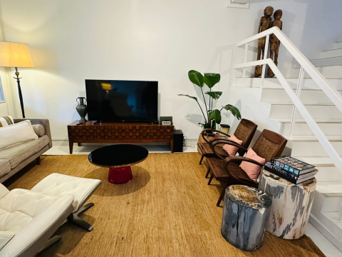 Small village life set amongst the buzz of Singapore. Easy access to (almost) everything