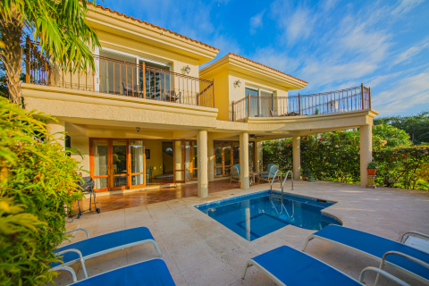 Mexican pool villa