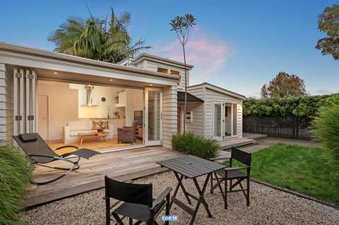 Central Herne Bay Hideaway -  Beach & cafés at your door