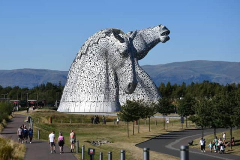 5 bed Central Region charming house. 7 mins to The kelpies, 15 mins Falkirk Wheel, 25 min drive from Edinburgh.