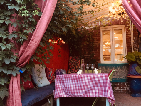 Montreal: house with garden, easy access to everything.