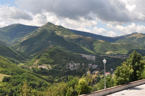 A cottage house nestled in the Italian mountains. "Casetta di campagna"