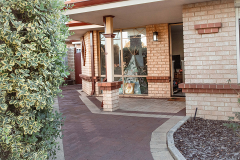 Spacious family home in beachside suburb
