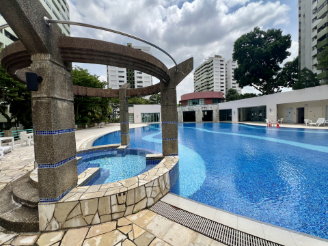 Spacious & peaceful 3 bedroom, ground floor apartment in Condo with access to pool, gym & tennis court