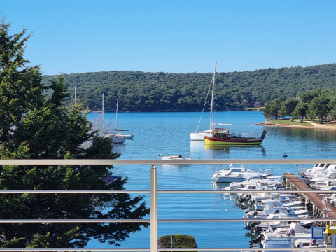 Semi detached 2 bedroom house with sea view