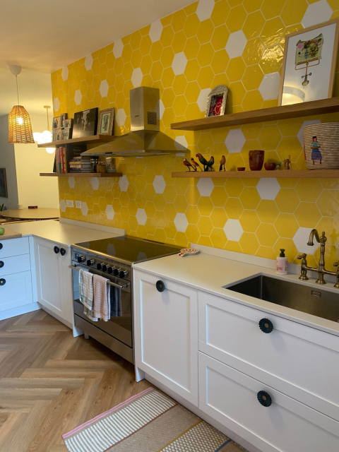 Stylish and bright Italian apartment in Italy's food capital for 1-6 people