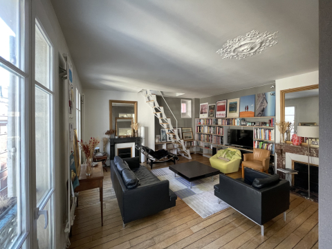 Large apartment in the center of Paris / WORK PLANNED IN 2026 / NO AVAILABILITY