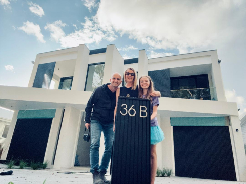 Brand new home with pool (15 minutes to the beach or National Parks)