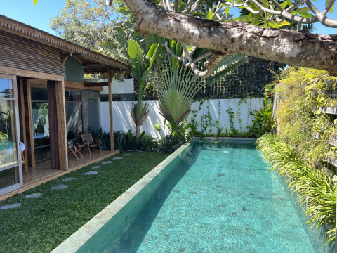 *no longer available*  Sand & sunshine … 2 bedroom pool villa in Sanur, Bali!
