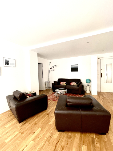 3 rooms with terrace near Montmartre