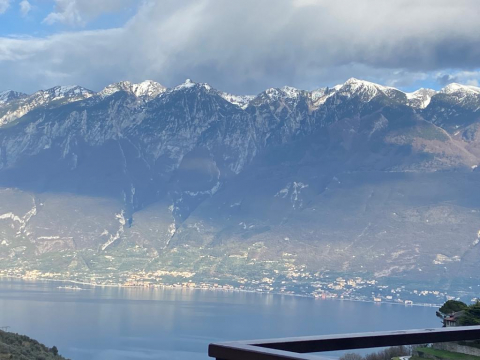 Lake view apartment in beautiful, old village, Lake Garda