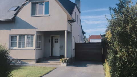 We LOVE to travel and meet new people. We live in a nice, renovated house nearby Antwerp.