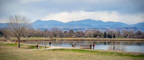 Beautiful Family Friendly Home in Denver in a quiet lovely area! Close to parks, lakes, and easy mountain access!