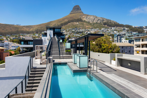 Cape Town Modern duplex, Rooftop views, 5 mins walk to beach