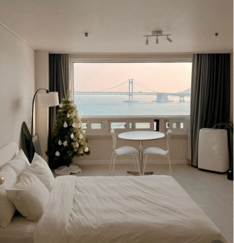 Gwangalli Beach front condo with full view of ocean