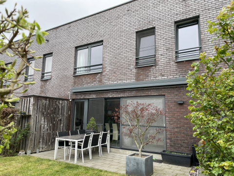 Childfriendly comfortable duplex with cosy garden, located few mins from Brussels