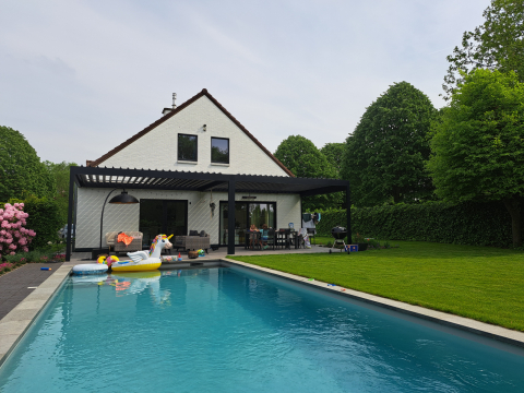 Cozy, comfortable house with swimming pool